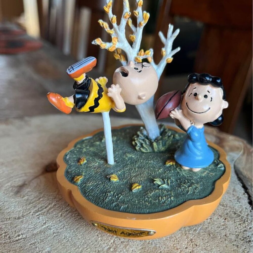 Halloween Hawthorne Village Peanuts By Bradford Exchange Set Of 9 characters - Picture 5 of 10